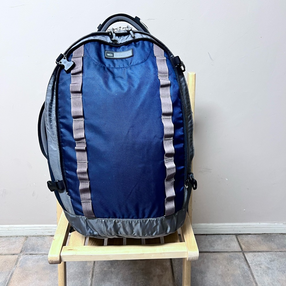 REI Grand Tour Sz XL Travel Pack Hiking Camping Gray/Blue Unisex Backpack